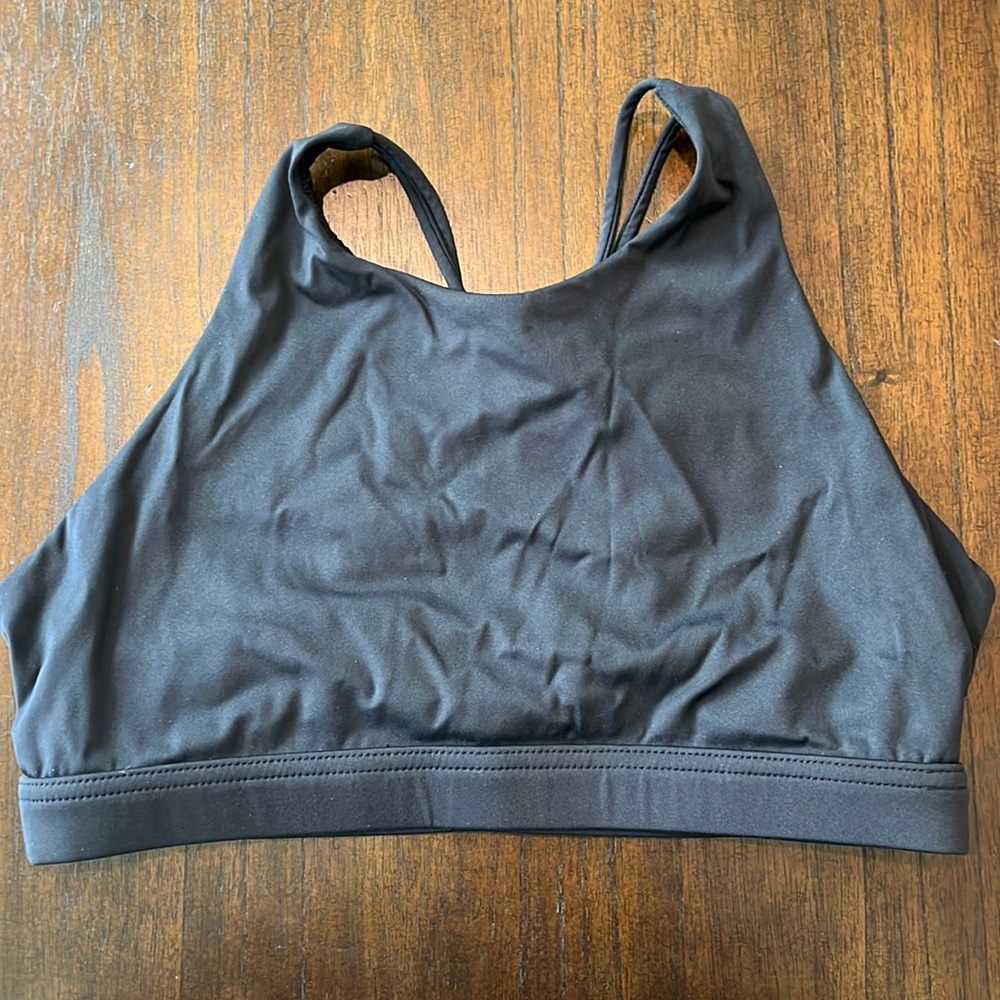 High neck, strappy back sports bra